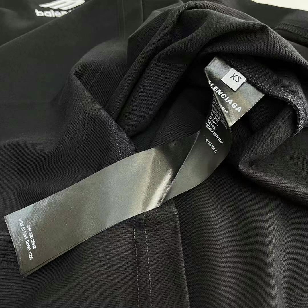 Ba1en*iaga T-shirt