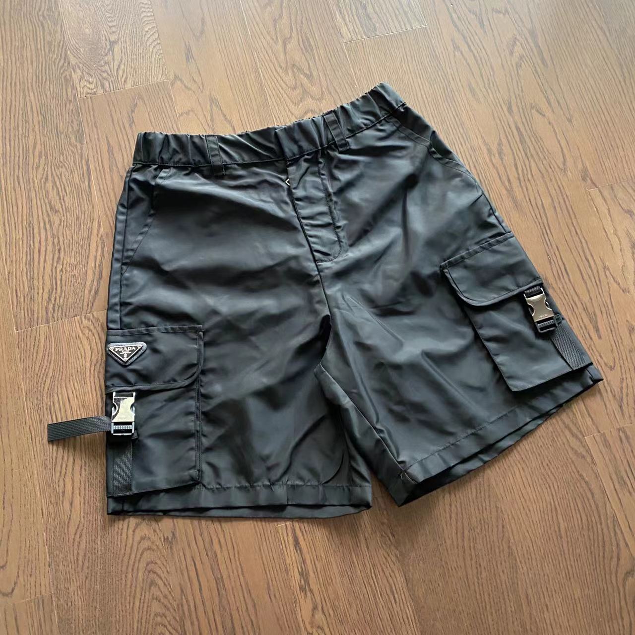 Pra*a Shorts