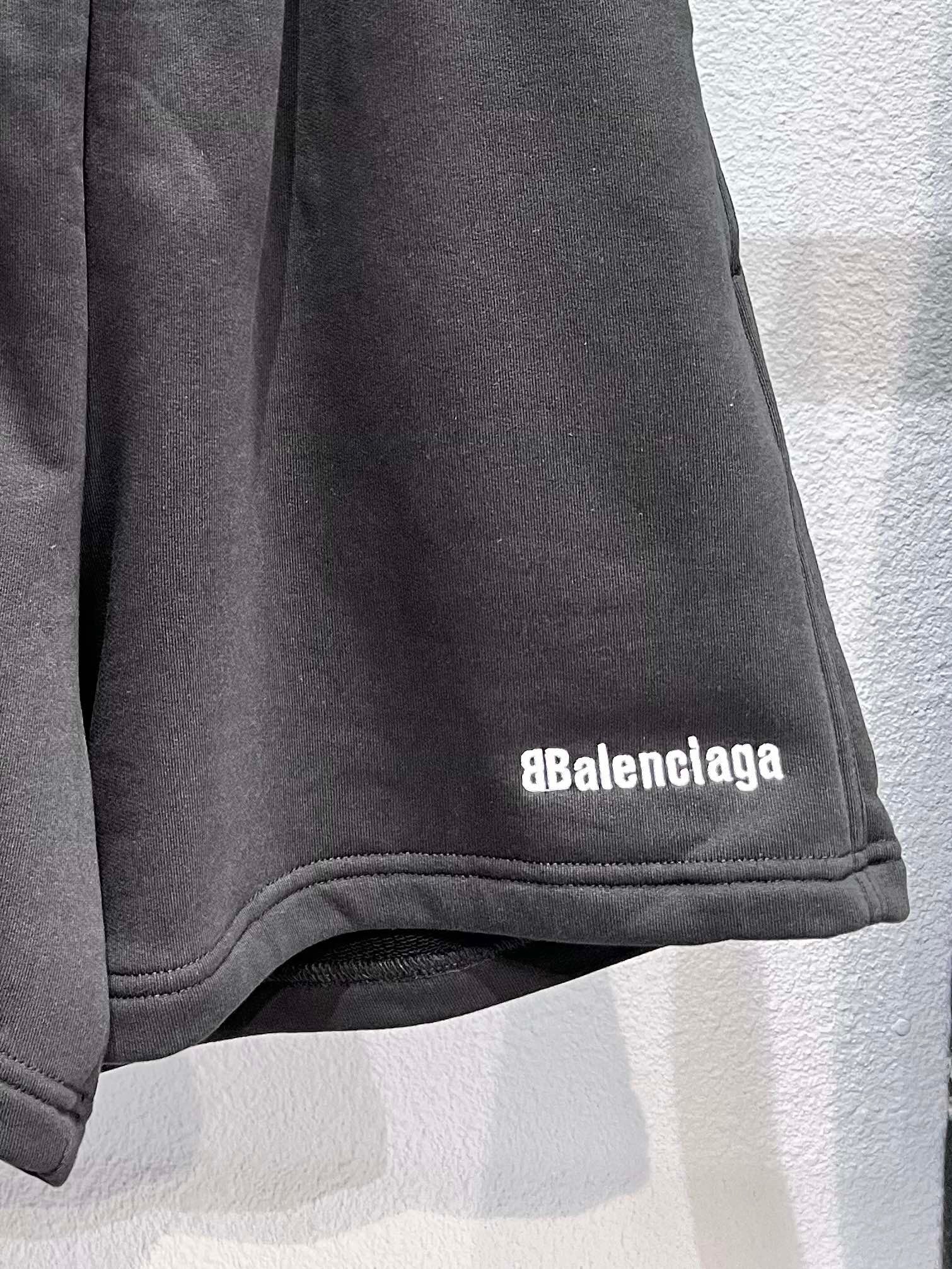 Ba1en*iaga Shorts