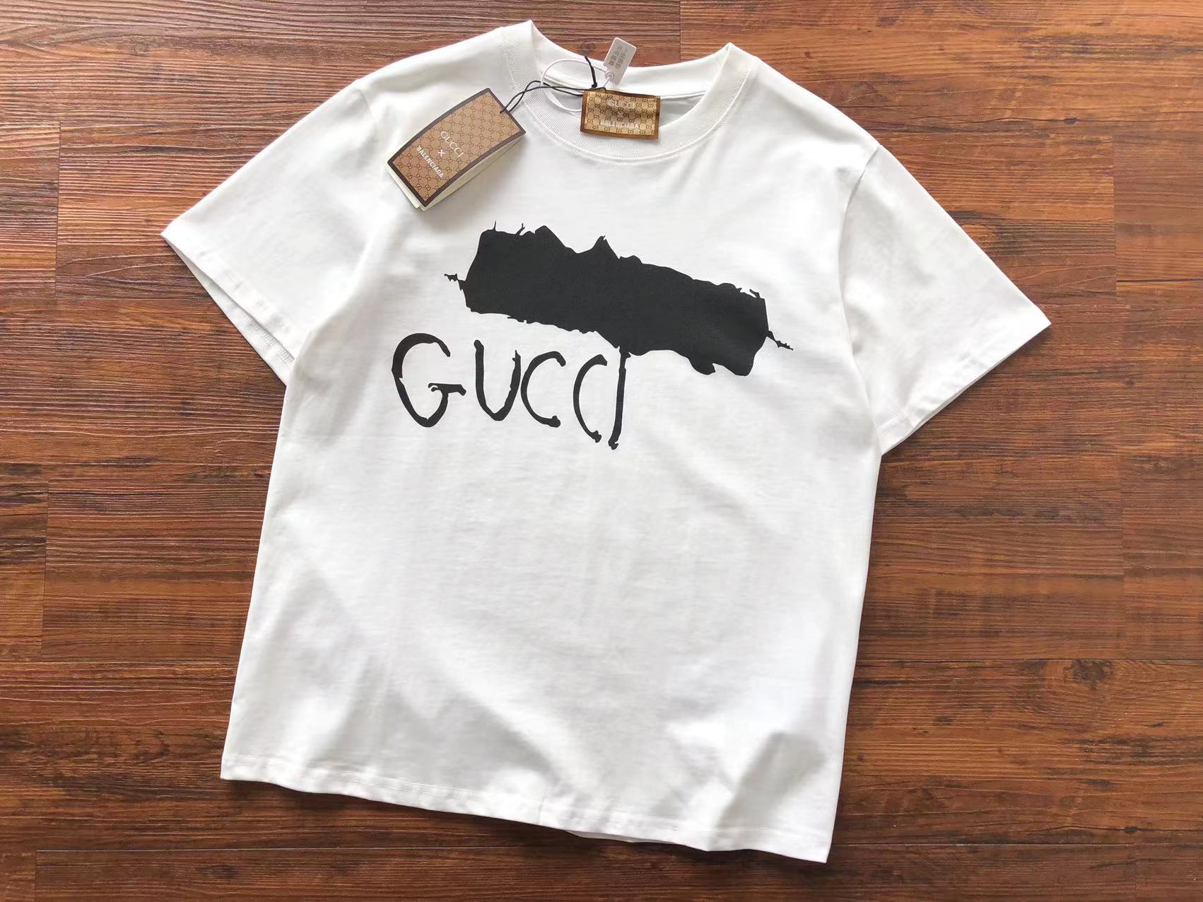 Gvc*1 x Ba1en*iaga T-shirt