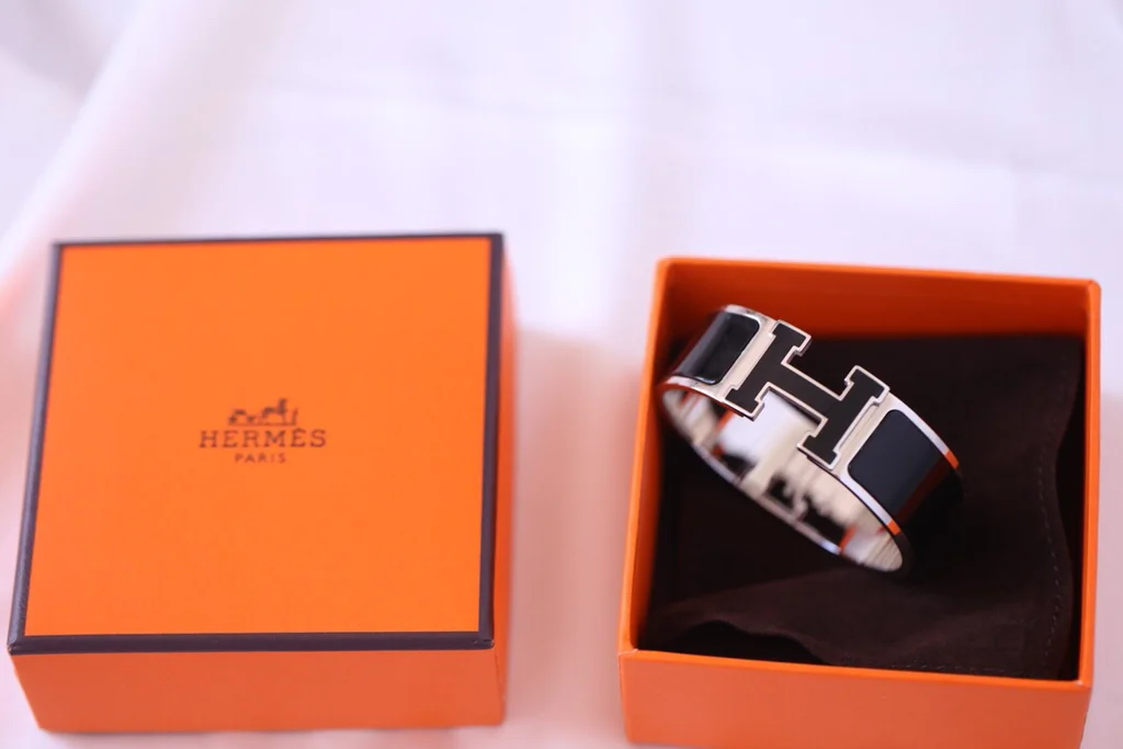 H**me5 bracelet