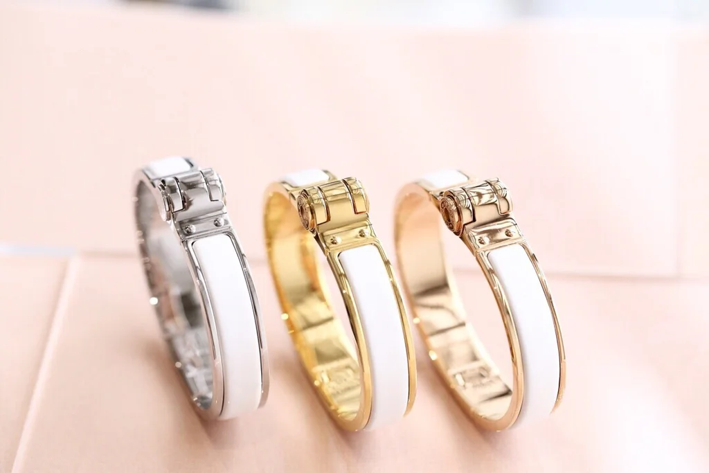H**me5 bracelet