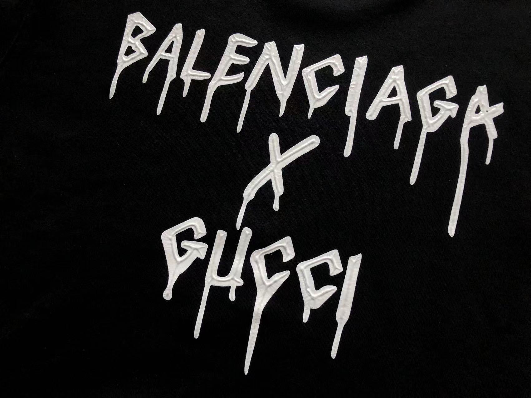 Gvc*1 x Ba1en*iaga Sweatshirt