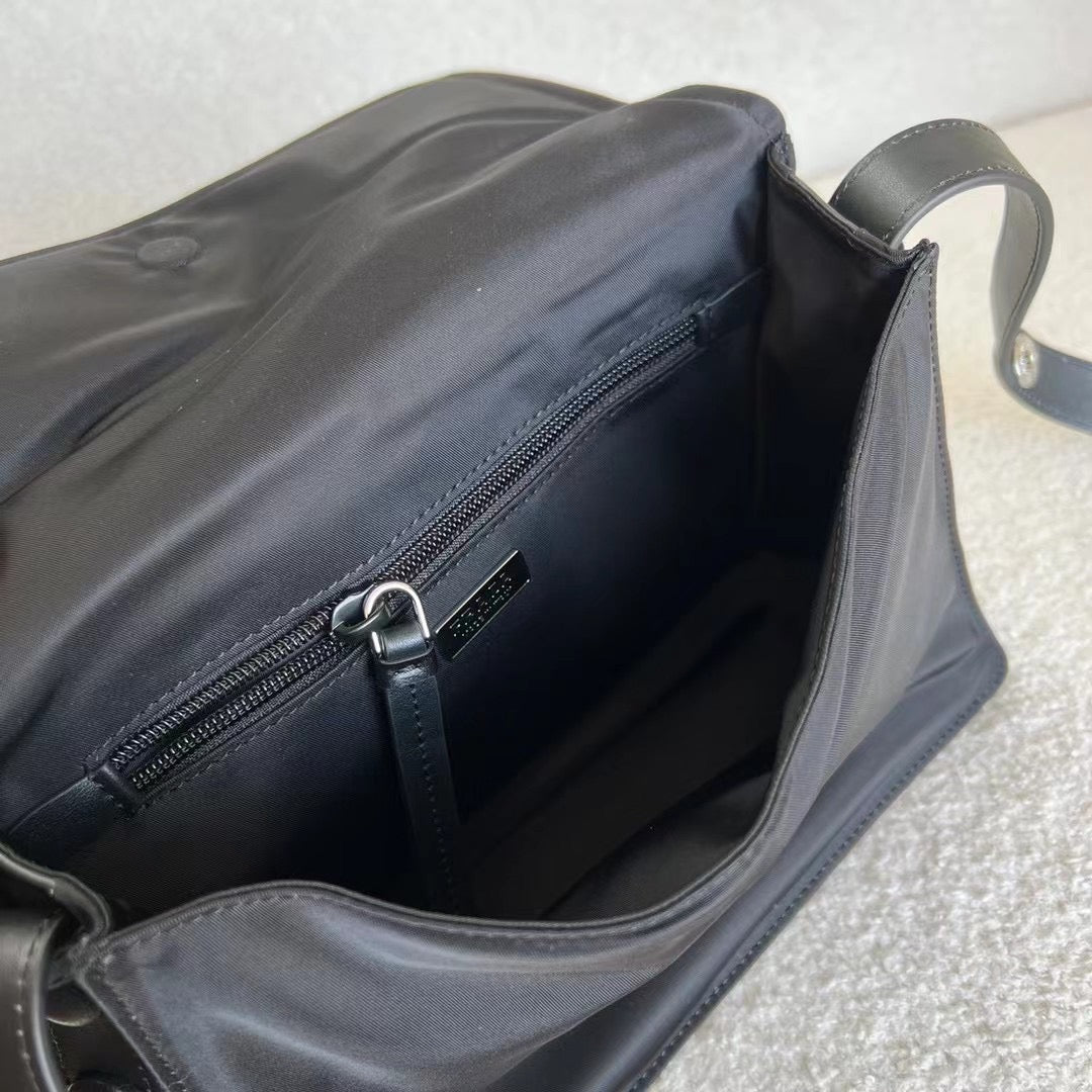 Pra*a Bag Dupe