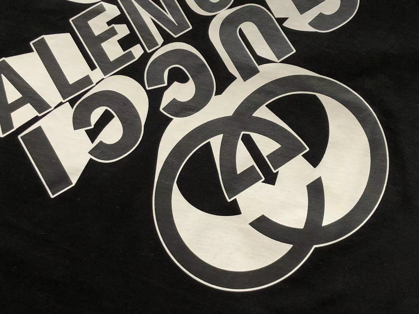 Gvc*1 x Ba1en*iaga T-shirt