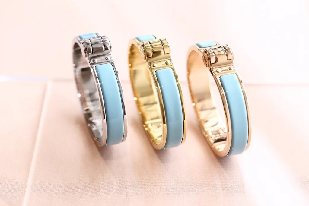 H**me5 bracelet