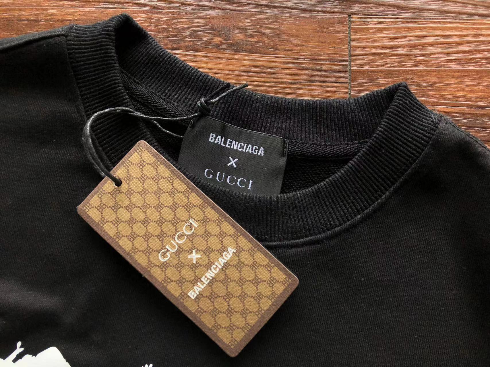 Gvc*1 x Ba1en*iaga Sweatshirt