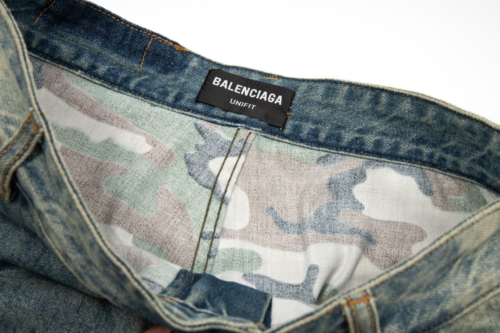 Ba1en*iaga Jeans
