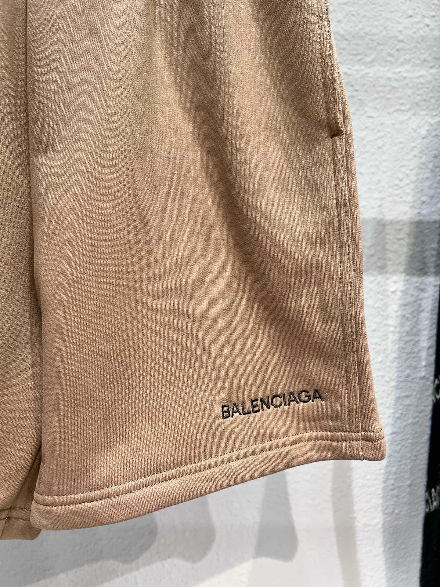 Ba1en*iaga Shorts