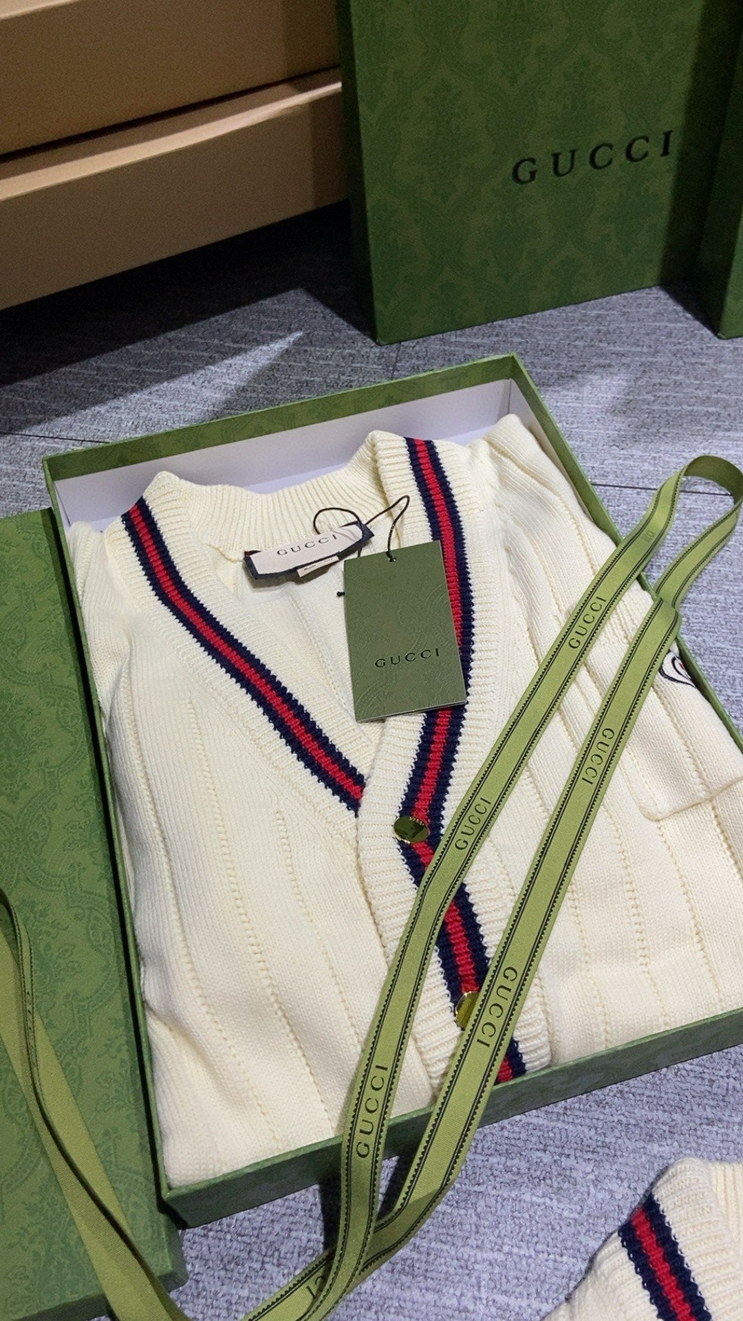 Gvc*1 Cardigan