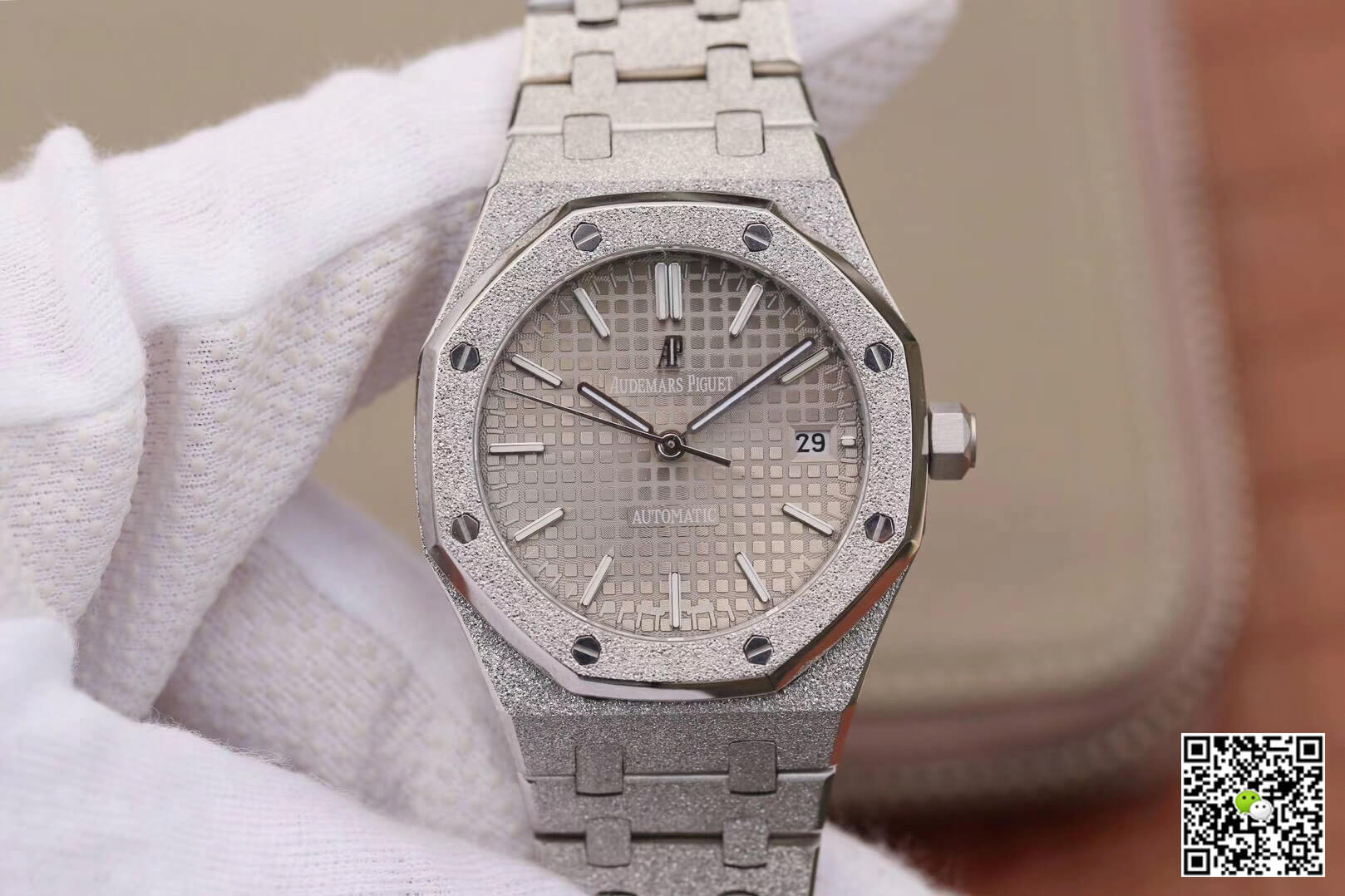 Replica Audemars P1g*et Royal Oak 15454BC.GG.1259BC.01 1:1 Best Edition JH Factory Rhodium Dial