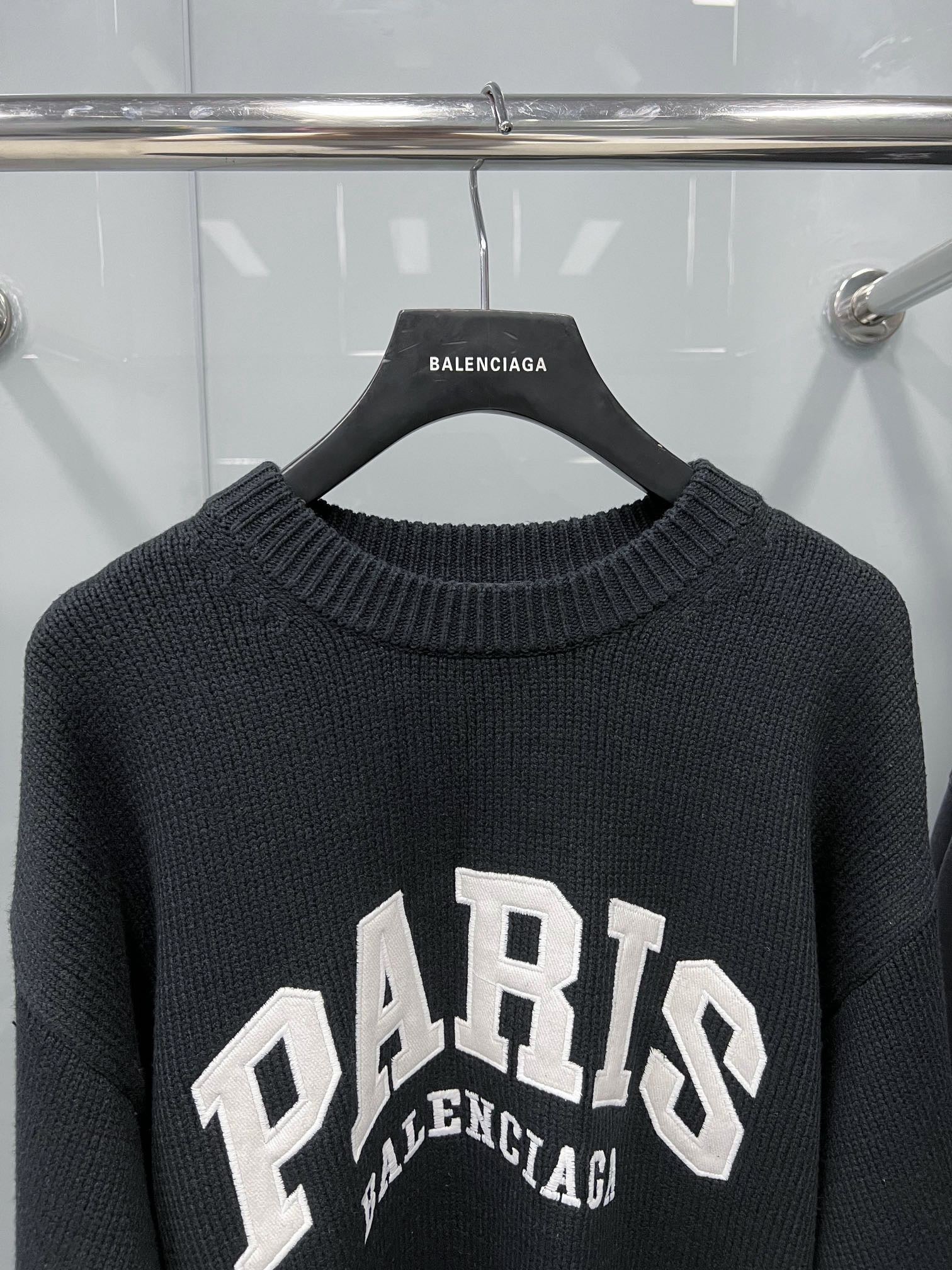 Ba1en*iaga Sweater
