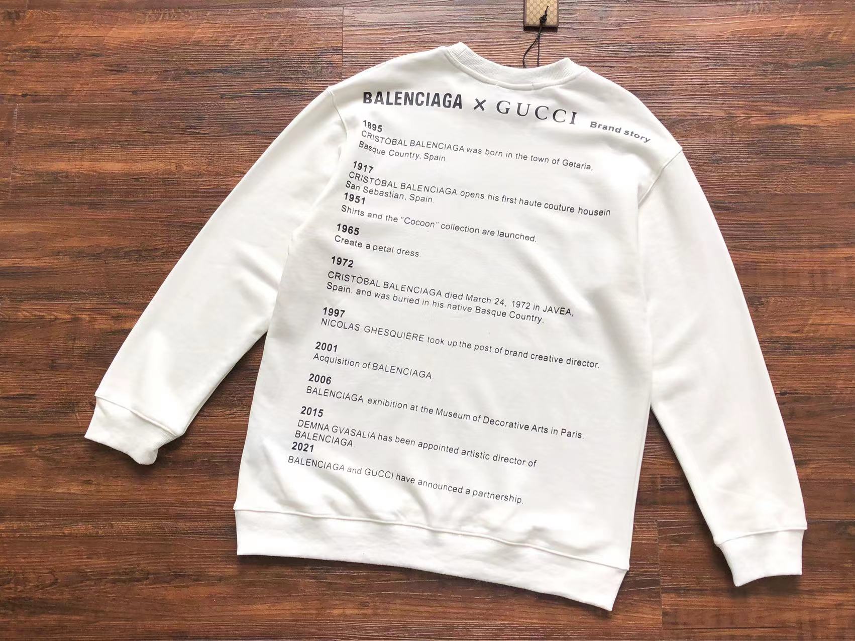 Gvc*1 x Ba1en*iaga Sweatshirt