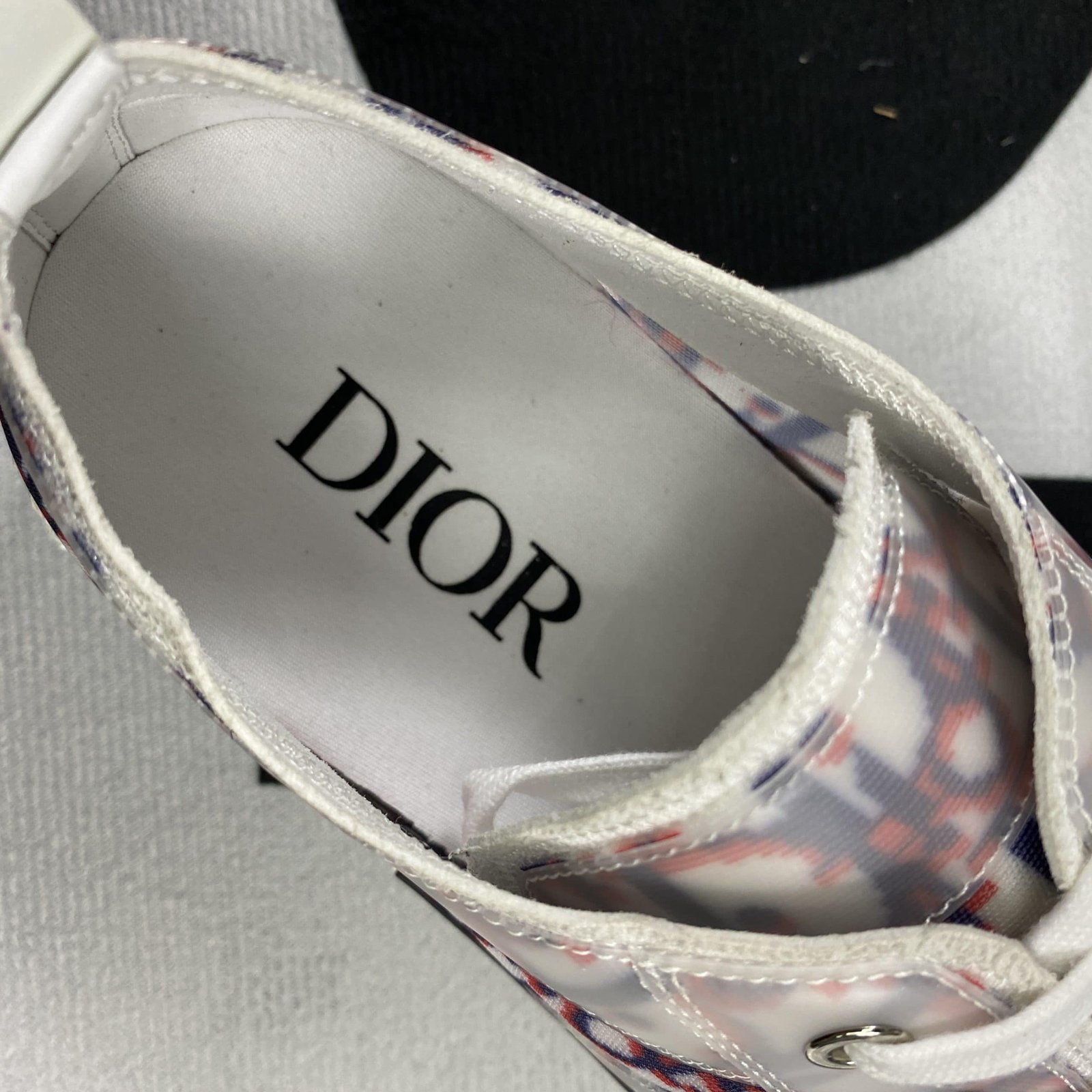 D10r B23 High Top Sneaker 1