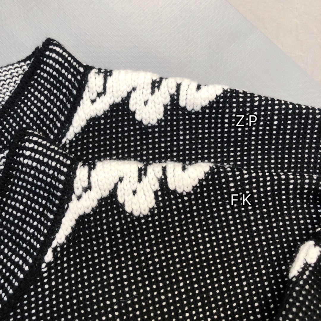 Ba1en*iaga Sweater