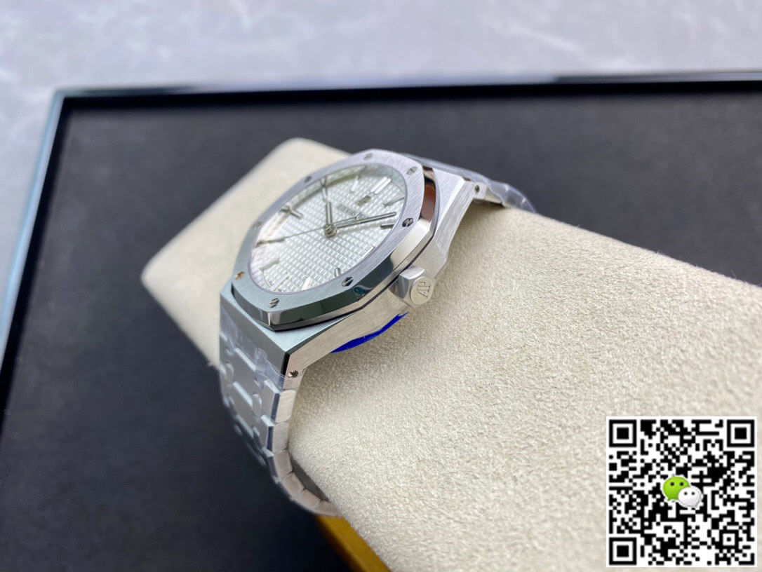Replica Audemars P1g*et Royal Oak 15500ST.OO.1220ST.04 1:1 Best Edition ZF Factory White Dial