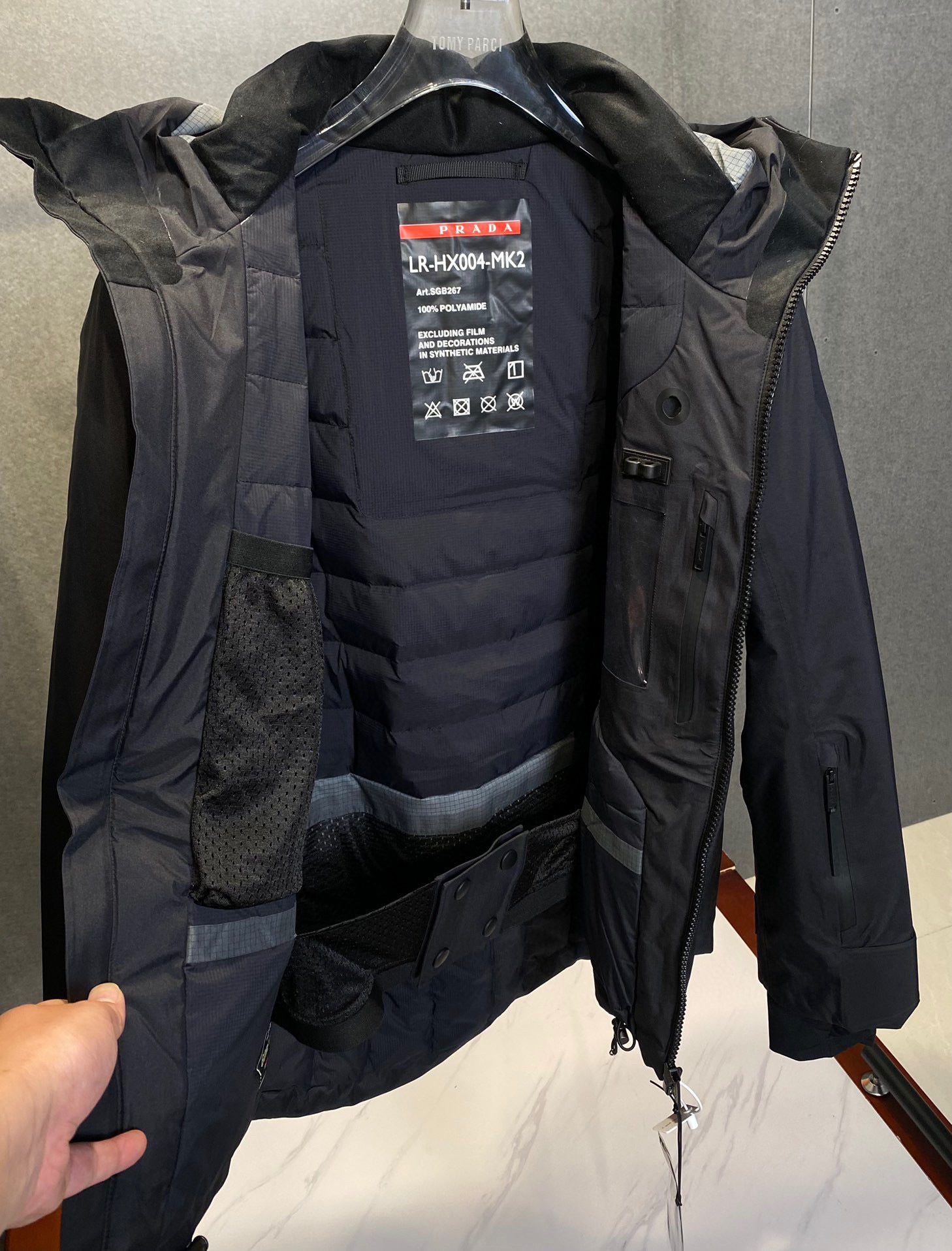Pra*a Jacket