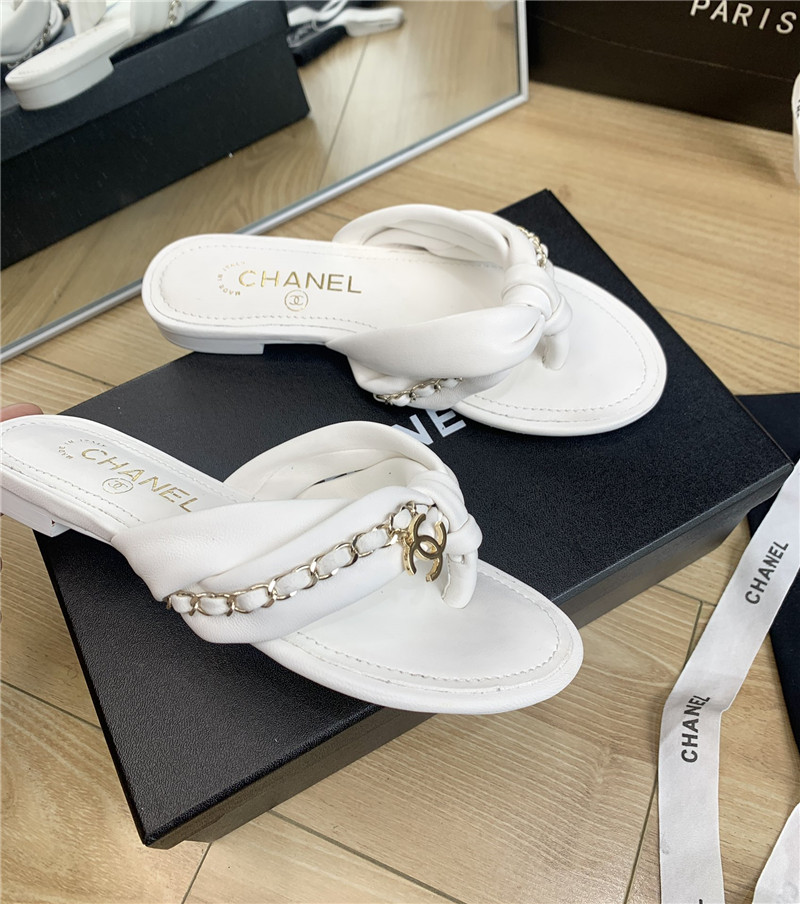Ch**el flat chain slippers