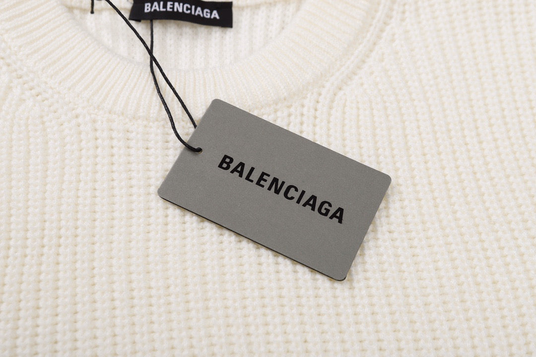 Ba1en*iaga Sweater