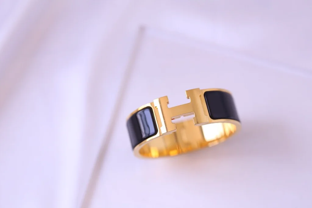H**me5 bracelet