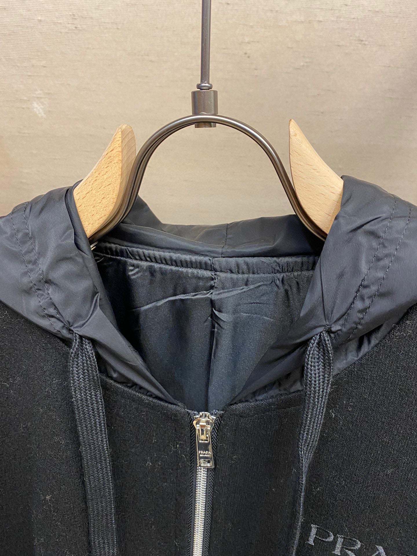 Pra*a Jacket