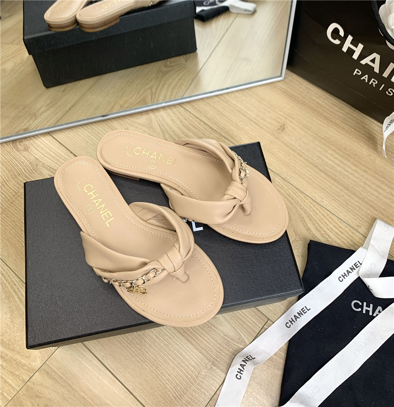 Ch**el flat chain slippers