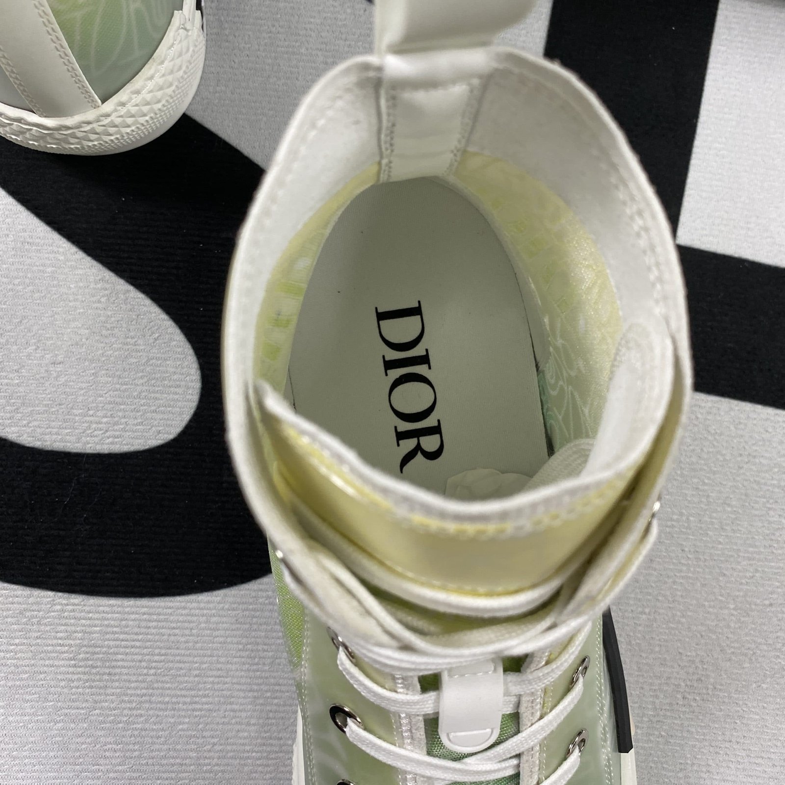 D10r B23 High Top Sneaker 15