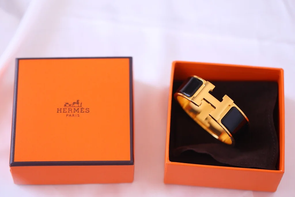 H**me5 bracelet
