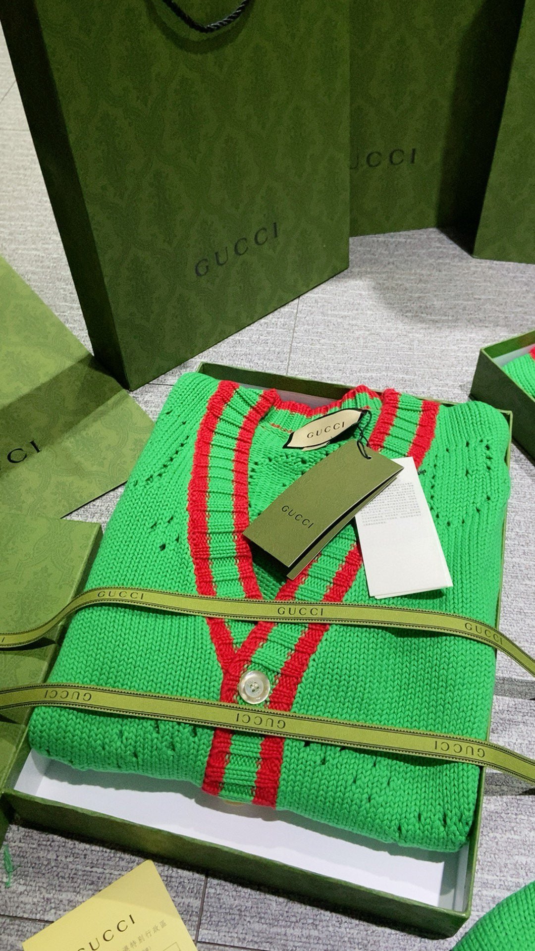 Gvc*1 Cardigan
