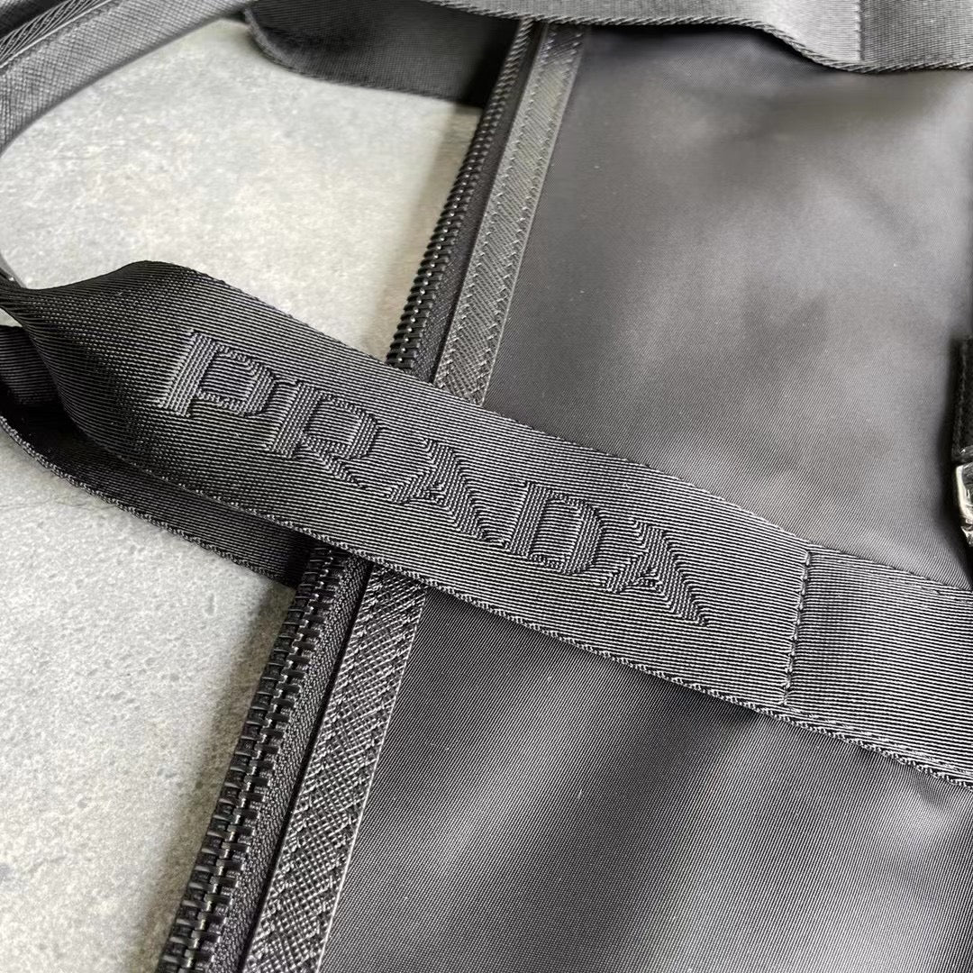 Pra*a Bag Dupe