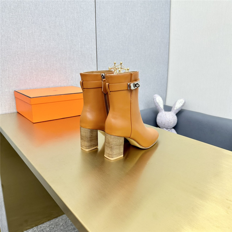 H**me5 Classic Boots