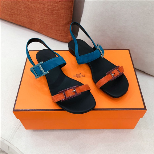 H**me5 flat sandals