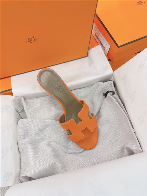 H**me5 oasis sandals