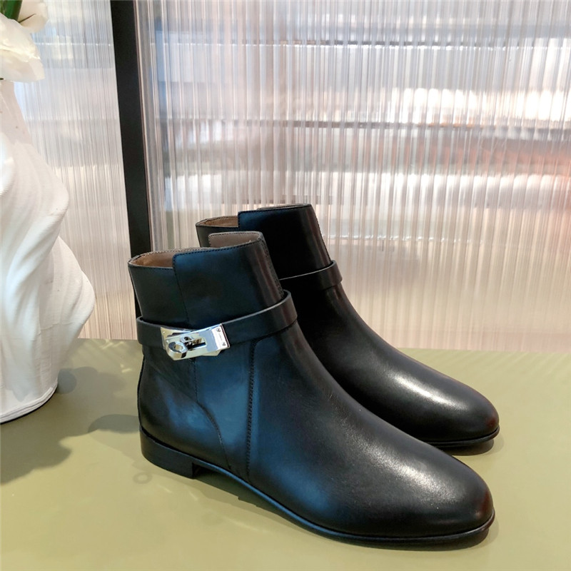 H**me5 kelly buckle ankle boots