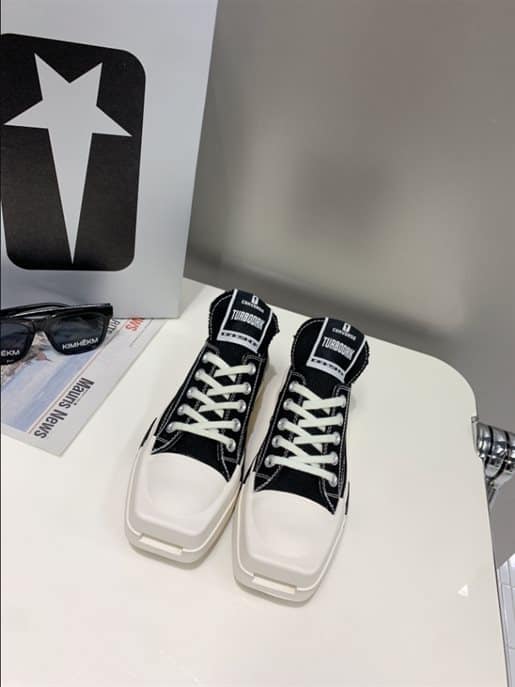Rick Owens Low-top Sneakers   RS014