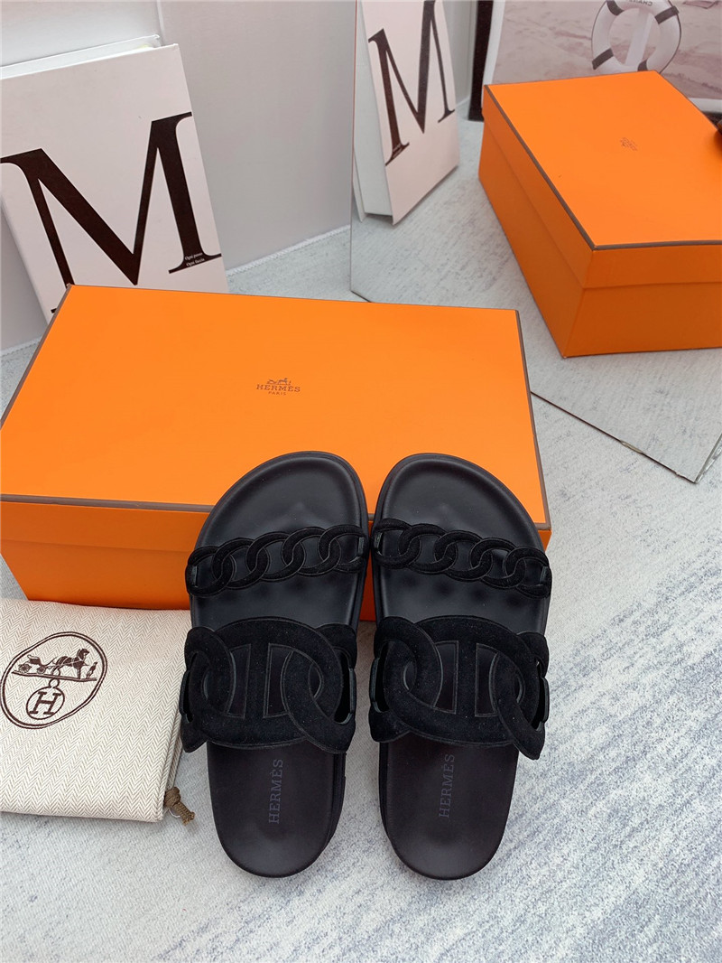 H**me5 flat sandals