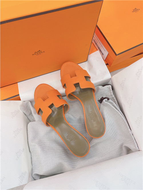 H**me5 oasis sandals