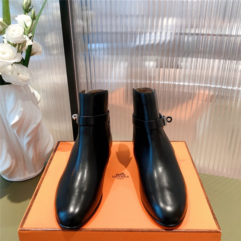 H**me5 kelly buckle ankle boots