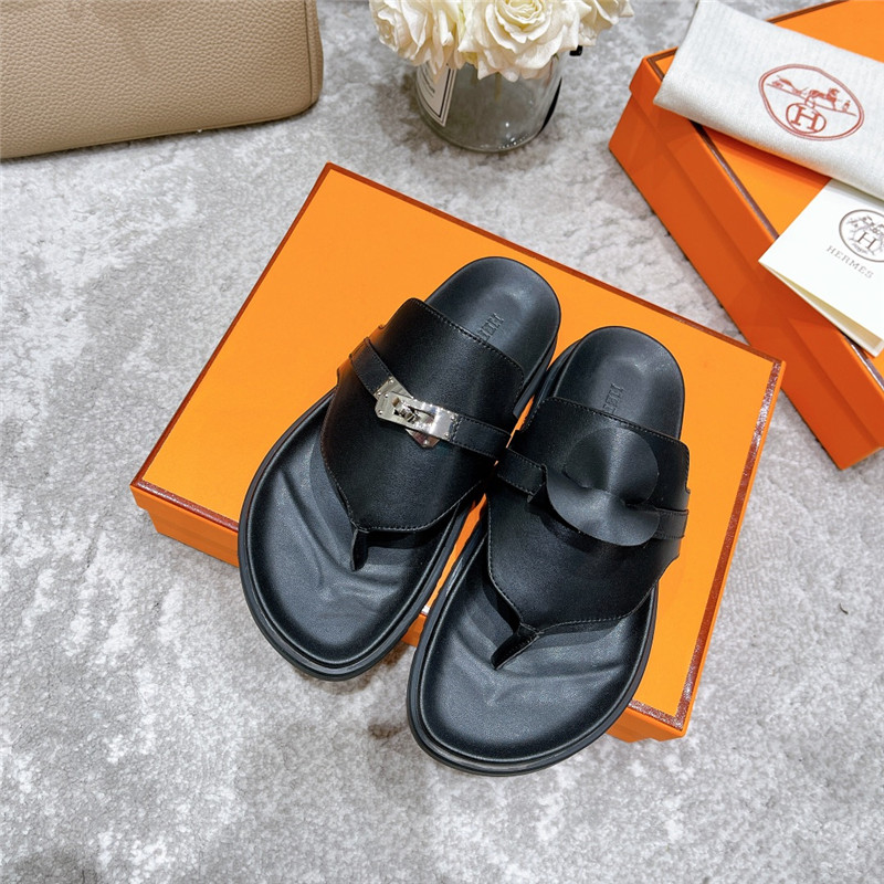 H**me5 kelly buckle slippers