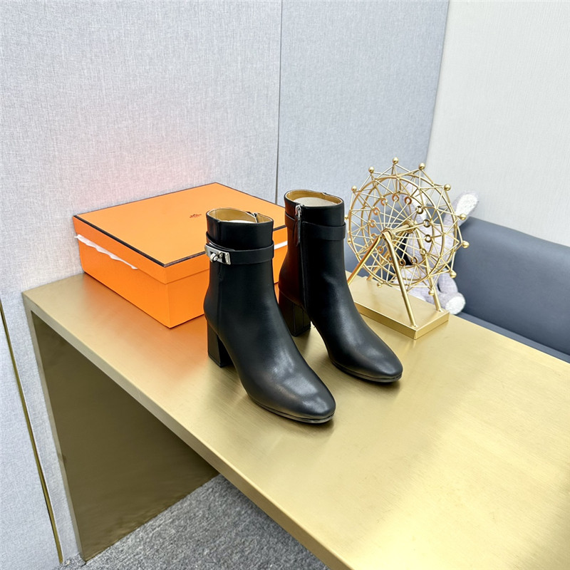 H**me5 Classic Boots