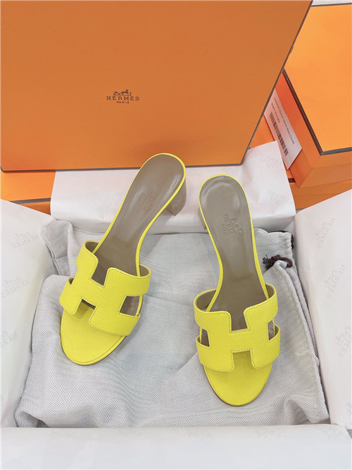 H**me5 oasis sandals