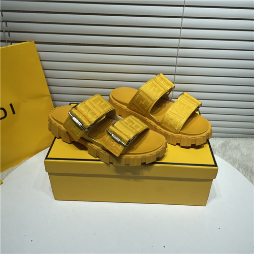 F**di ff logo sandals