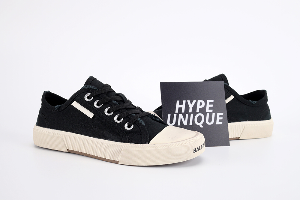 Ba1en*iaga PARIS LOW SNEAKER IN BLACK