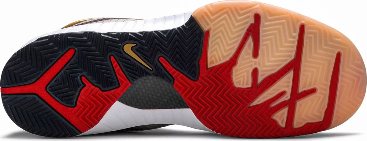 ZOOM KOBE 4 
