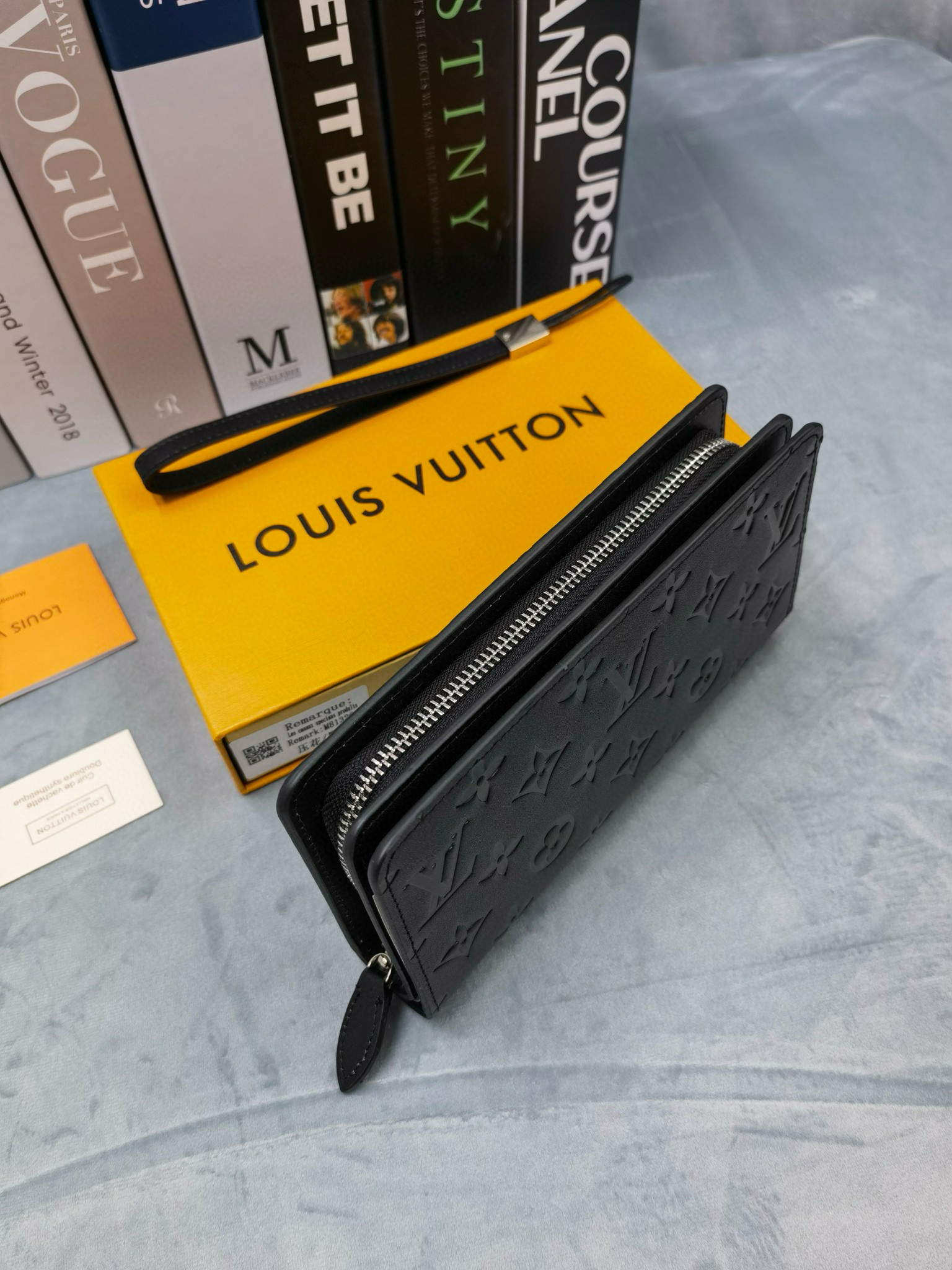 L0vis Vvtt0n men