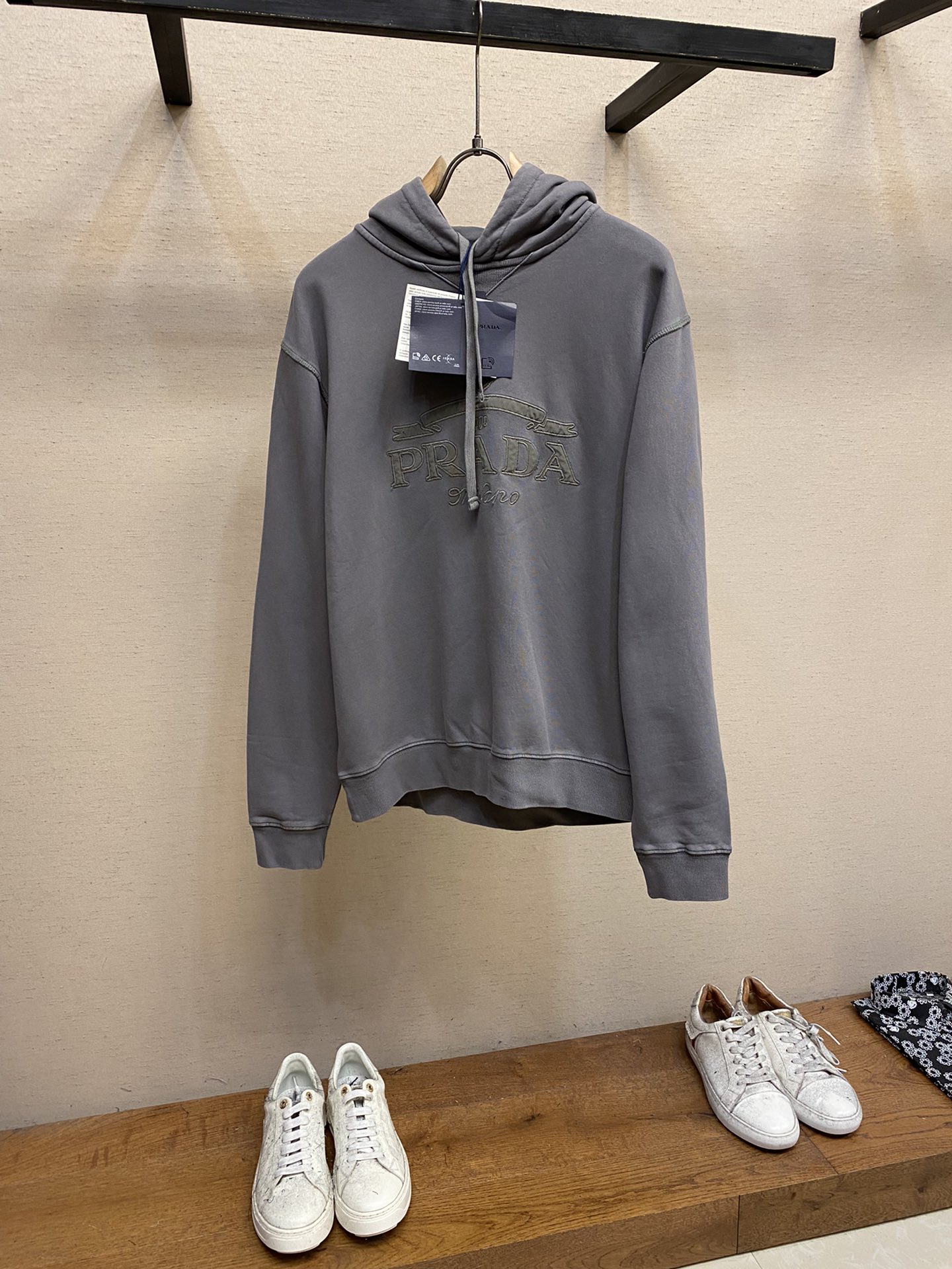 Pra*a Hoodie