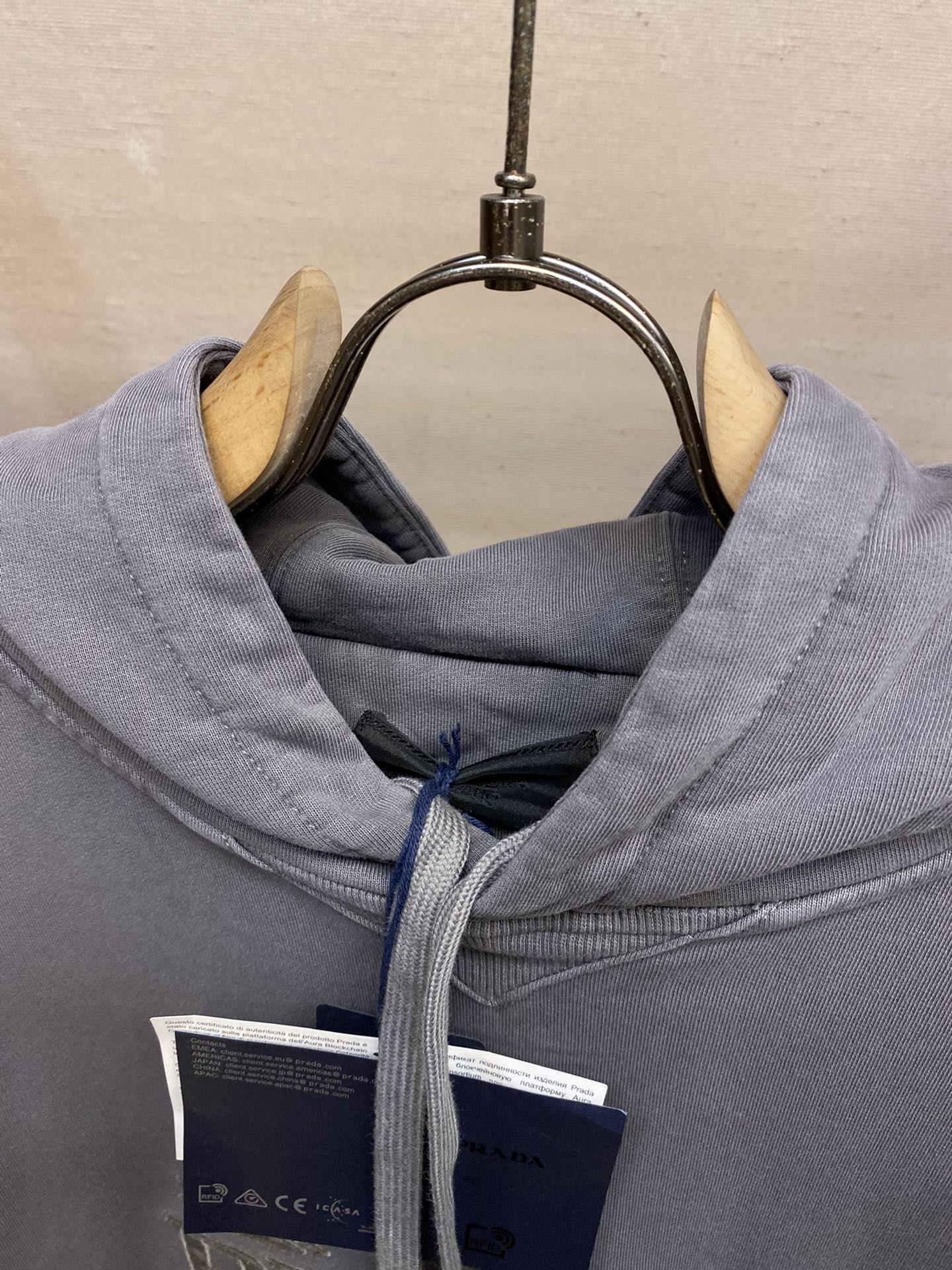 Pra*a Hoodie