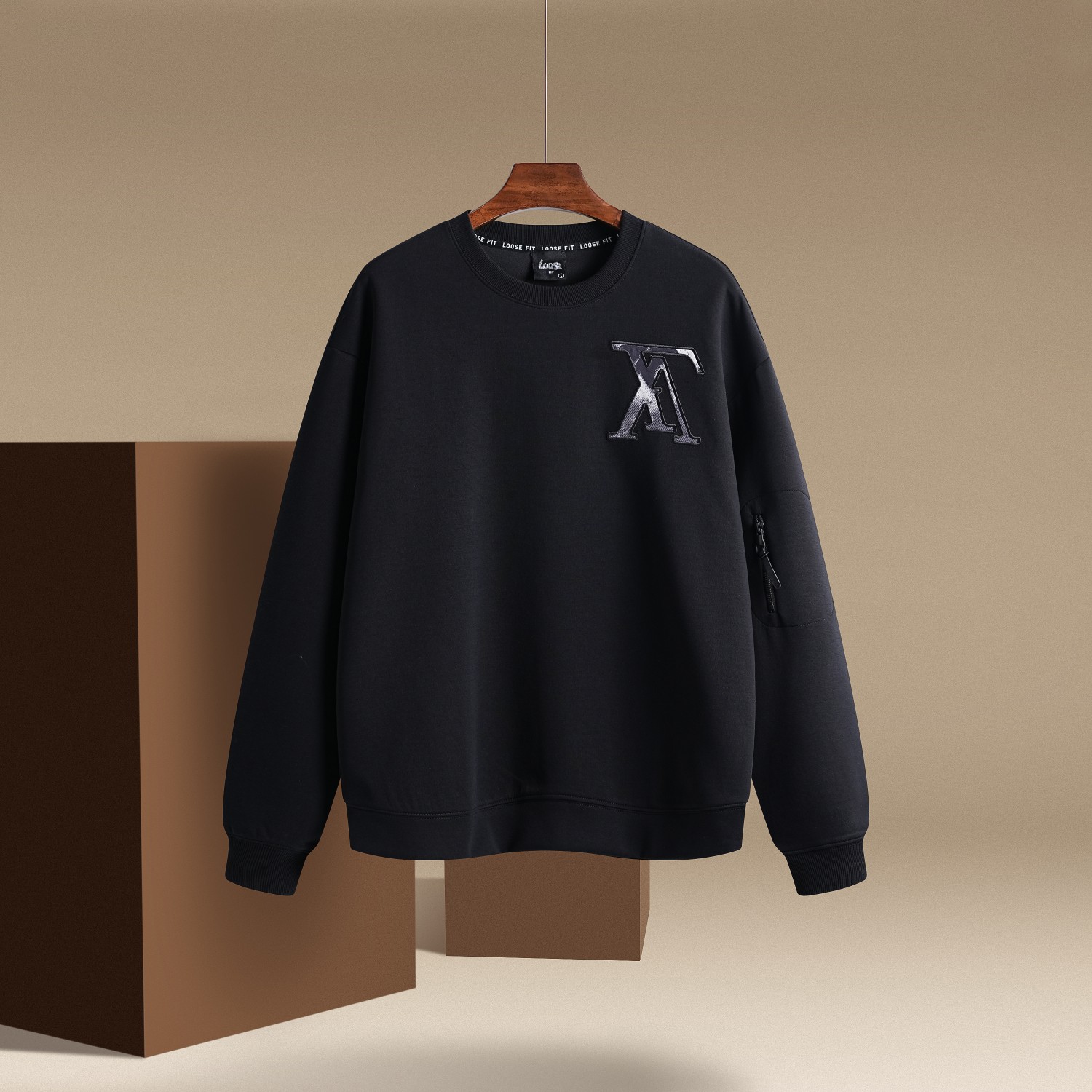 L0vis Vvtt0n Hoodie