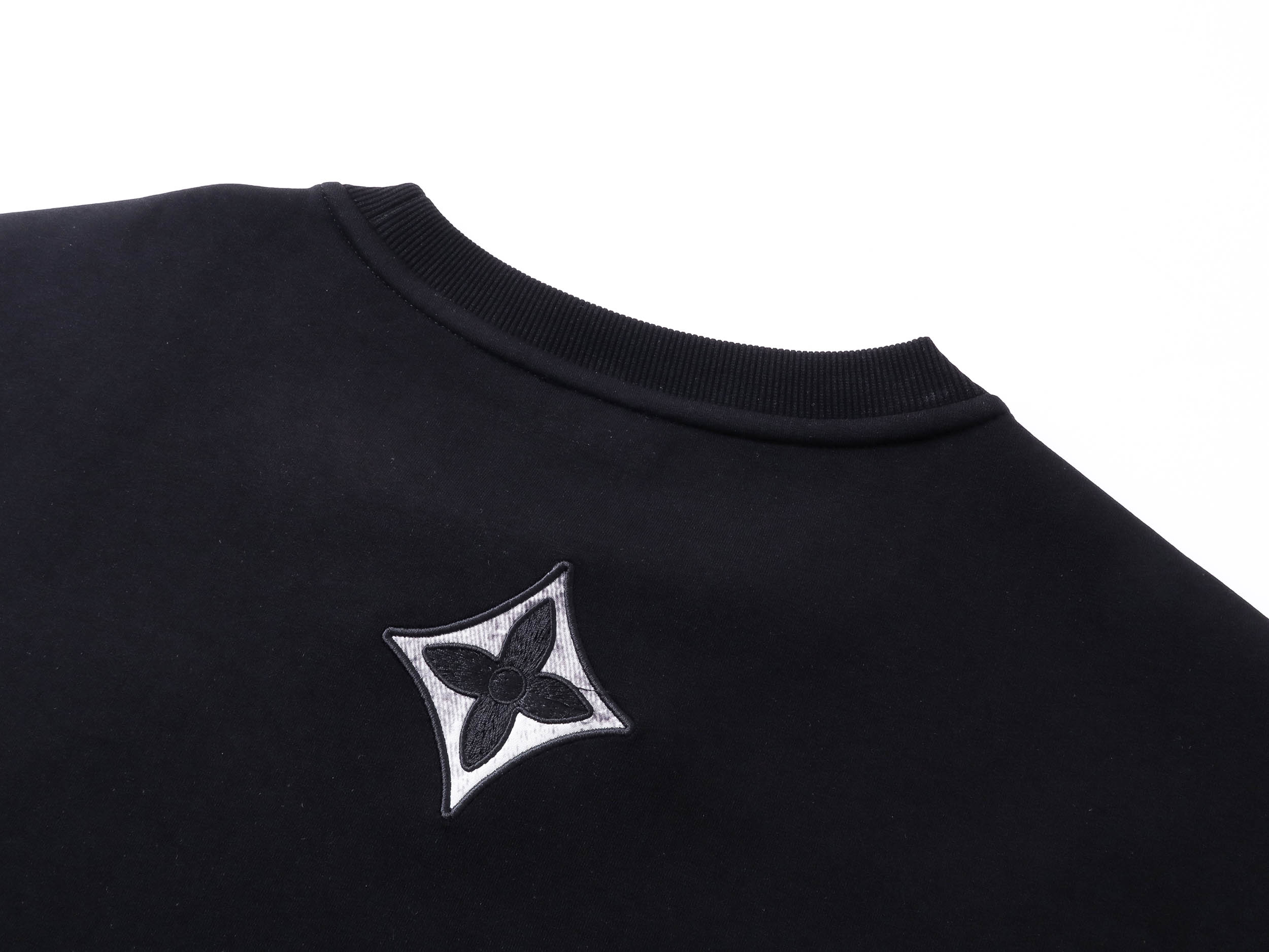 L0vis Vvtt0n Hoodie