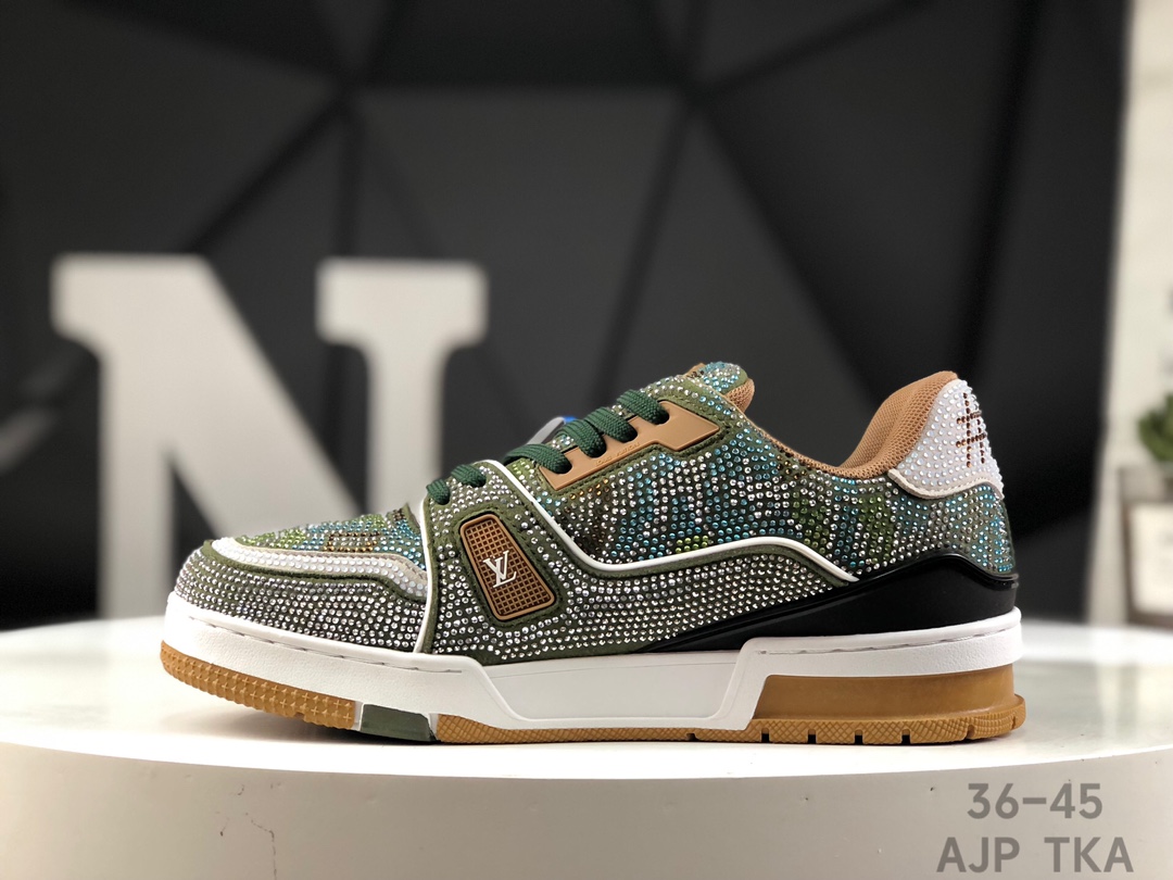 L0vis Vvtt0n Trainer Crystal Embellished Sneakers Replica